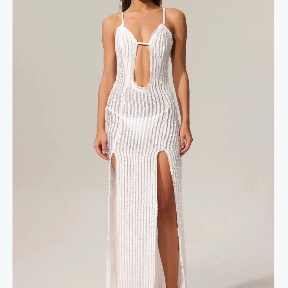 Elegant White Maxi Dress